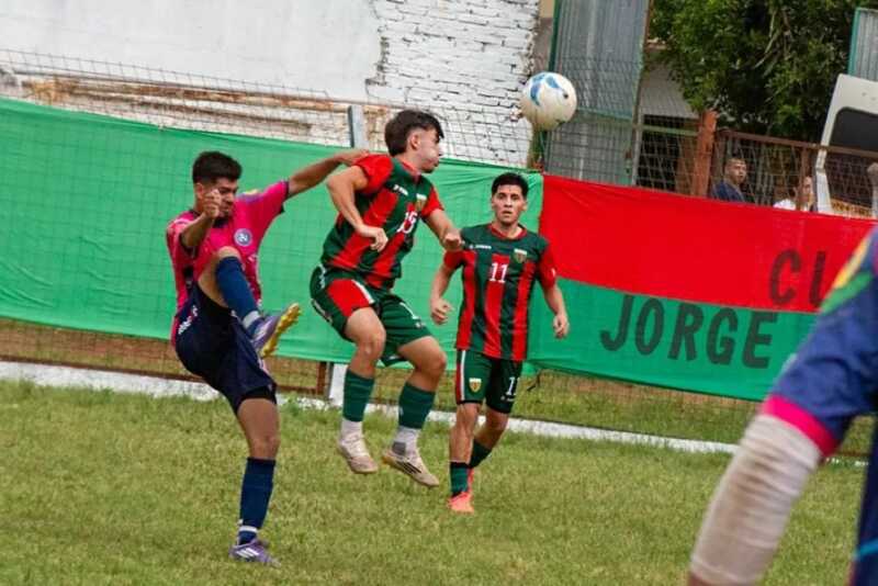 Regional Amateur: Guaraní cayó en Iguazú y hubo paridad en Posadas 5 WhatsApp Image 2025 12 08 at 07.49.05 - 4