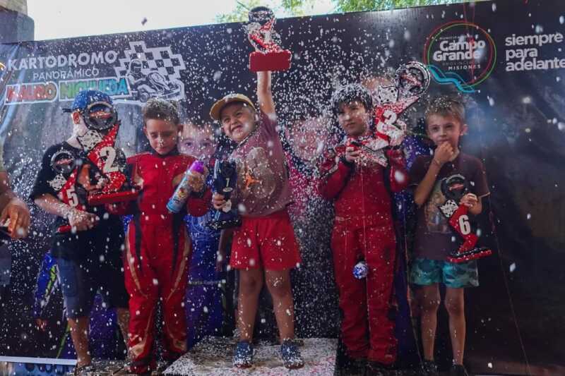 El Karting terrado cerró la temporada con un gran espectáculo en Campo Grande 8 WhatsApp Image 2025 12 08 at 08.03.10 5 - 7