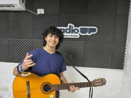 Martín Verón presentó “Tengo que fingir” y habló de su carrera: “Me encantaría algún día llenar estadios” Martín Verón en Radio Up