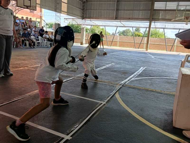 Itaembé Miní fue sede del primer torneo de esgrima en Posadas WhatsApp Image 2025 12 18 at 18.27.26666 - 1