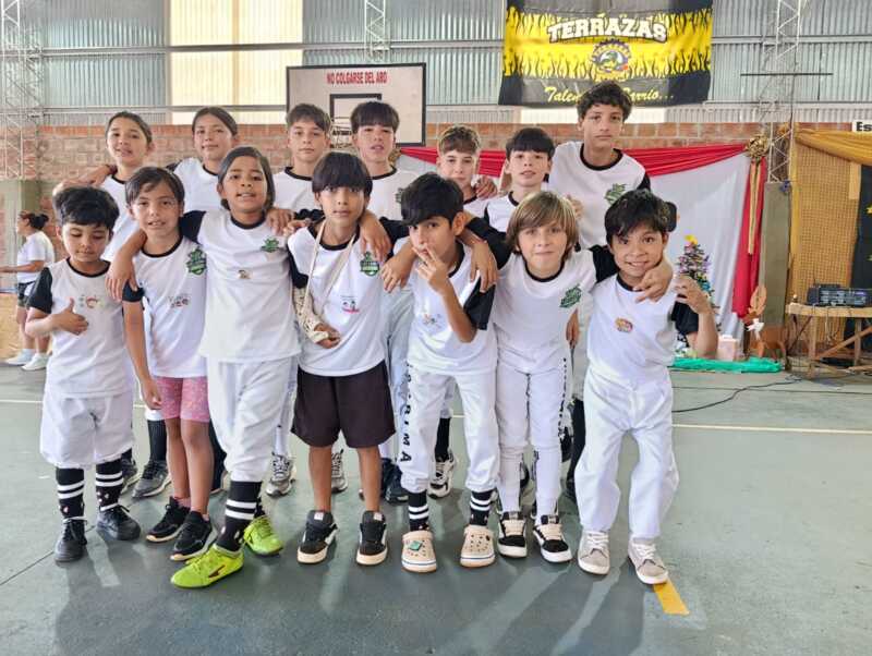 Itaembé Miní fue sede del primer torneo de esgrima en Posadas 3 WhatsApp Image 2025 12 18 at 18.27.27899777 - 2