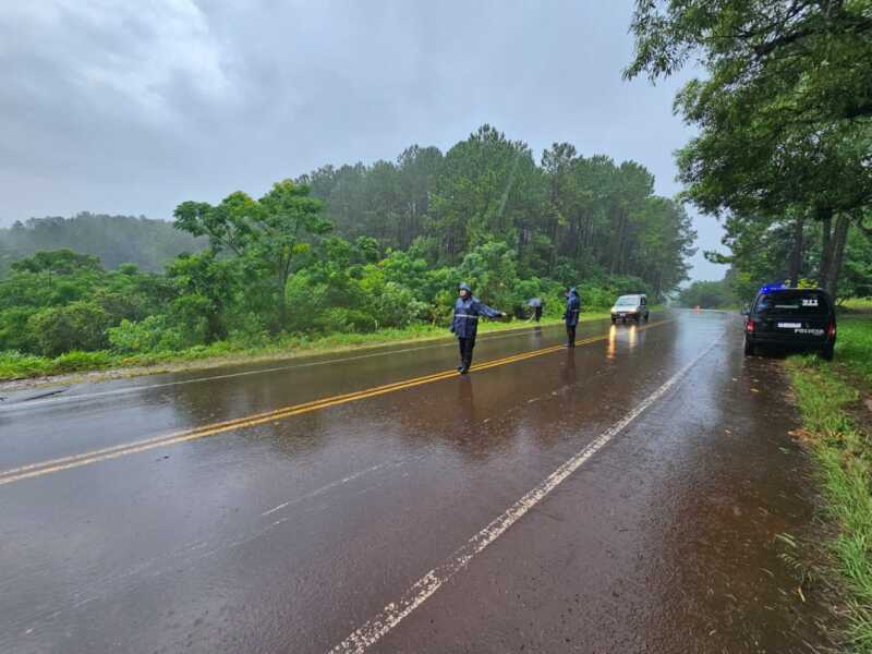 Despiste en la Ruta Provincial 103 dejó cuatro personas lesionadas en San Martín 2 Cuatro heridos tras un despiste en la Ruta Provincial 103 en San Martín