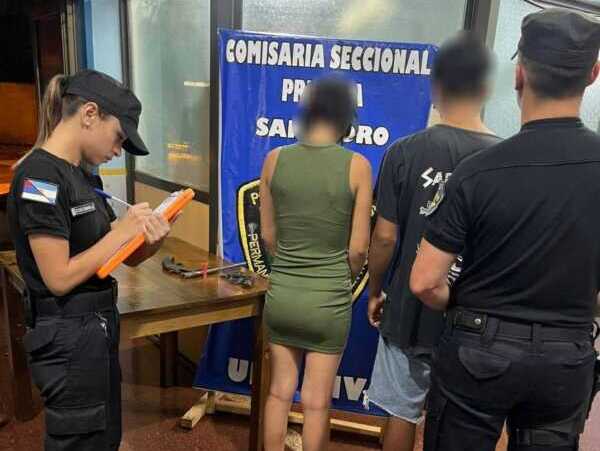 San Pedro: demoraron a dos adolescentes armados durante un patrullaje preventivo en el barrio San Miguel Patrullaje preventivo. Dos adolescentes fueron demorados con armas de fuego en un operativo de rutina realizado por la Unidad Regional XIV.