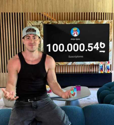 De Misiones al récord global: Alejo Igoa alcanzó los 100 millones de suscriptores en YouTube El youtuber misionero oriundo de Concepción de la Sierra superó los 100 millones de suscriptores y recibirá la Placa de Diamante Rojo, una distinción reservada para muy pocos creadores en el mundo.