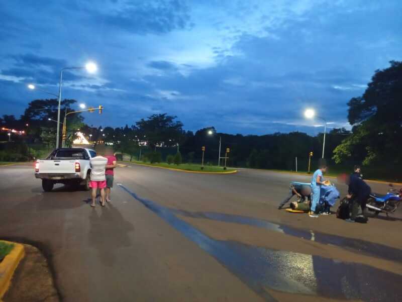 Dos heridos tras un choque entre una camioneta y una moto en Alem Alem choque