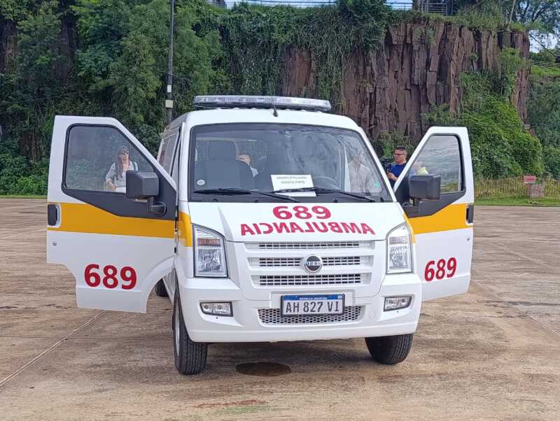 Salud Pública entregó cuatro nuevas ambulancias y equipos médicos a municipios 4 ambulancia municpios misiones 4 - 3