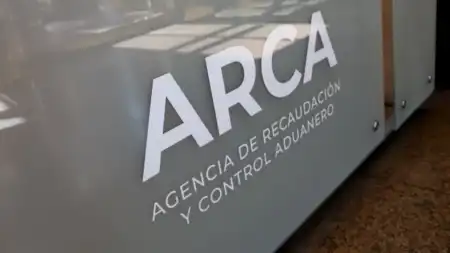 ARCA recategoriza de oficio a monotributistas y crece la polémica por los controles La Exportación Monitoreada reemplaza la presencia física de inspectores por tecnología de supervisión en tiempo real para optimizar los procesos de comercio exterior.