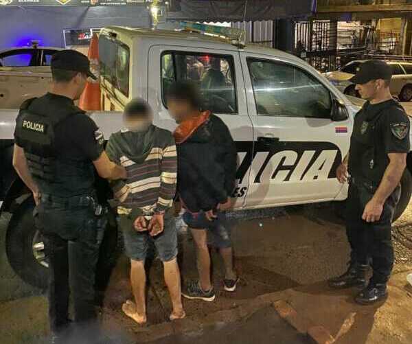 El operativo cerrojo permitió interceptar a los sospechosos cuando circulaban en una moto robada por distintos puntos de la ciudad.
