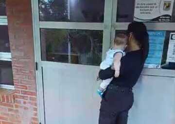 La Policía resguardó a un bebé de siete meses que había quedado solo en una vivienda de Apóstoles Efectivos de la Policía ingresaron al domicilio y protegieron al bebé de siete meses que estaba sin supervisión adulta.