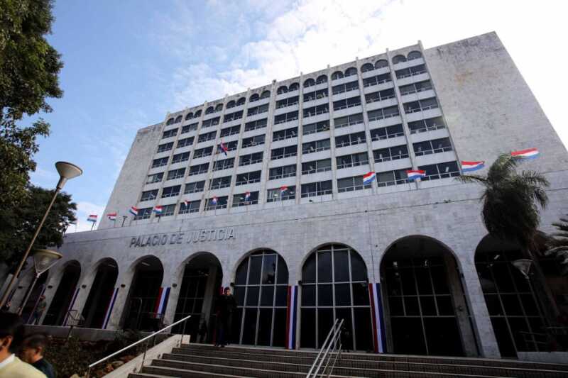 La Corte Suprema de Paraguay confirmó el juicio por contrabando contra Edgardo Kueider 2 La Corte paraguaya cerró las puertas a la apelación y confirmó el juicio por contrabando.