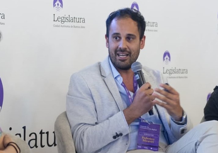 Biofábrica envía 55.000 plantines de banano a Salta y fortalece su modelo productivo con proyección nacional e internacional 1 Desde Posadas, la Biofábrica despachó el primer lote de plantines de banano hacia Salta, consolidando su modelo de producción biotecnológica.
