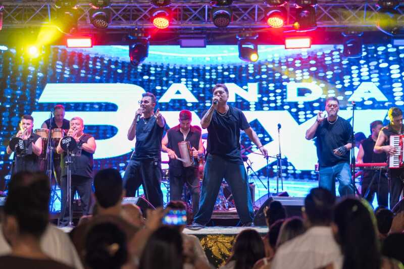 En el primer fin de semana, más de 40 mil personas visitaron la Fiesta de la Navidad en Alem navidad en alem
