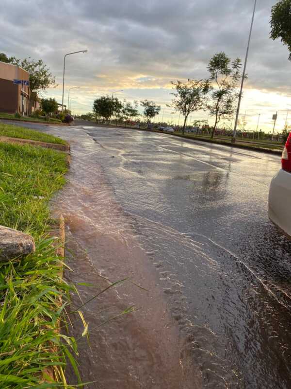 Itaembé Guazú en alerta por rotura de caño y peligro para el tránsito