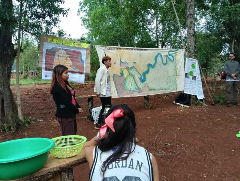 Seis jóvenes Mbya se convierten en los primeros técnicos en Turismo Indígena 2 El Instituto Raúl Karaí Correa presentó a sus primeros egresados en turismo indígena, un logro educativo sin precedentes en Misiones.