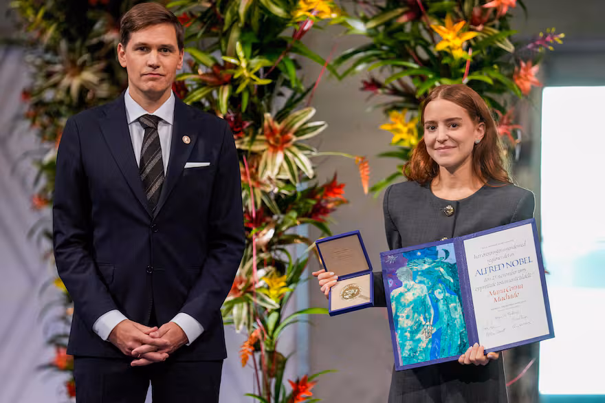 La hija de María Corina Machado recibió el Nobel de la Paz y compartió el discurso de la opositora Nobel Machado