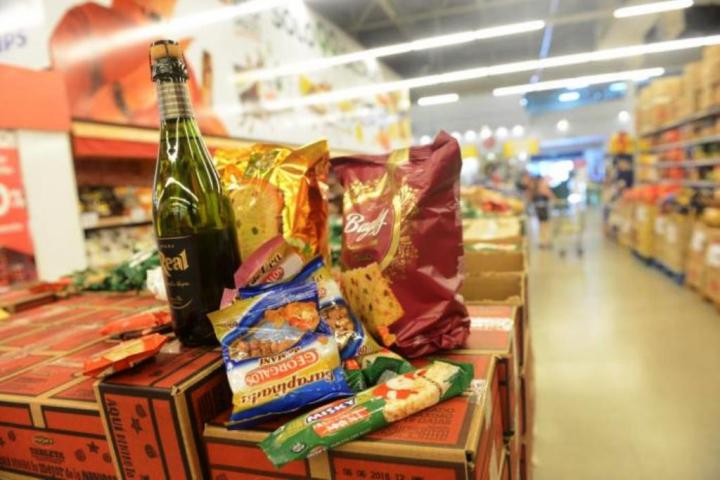 Fuerte suba en productos navideños: alimentos trepan hasta 47% y crece la búsqueda de promociones 3 navi