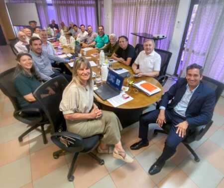 El INYM se reunió por primera vez con presidente tras 2 años de acefalía INYM - yerba