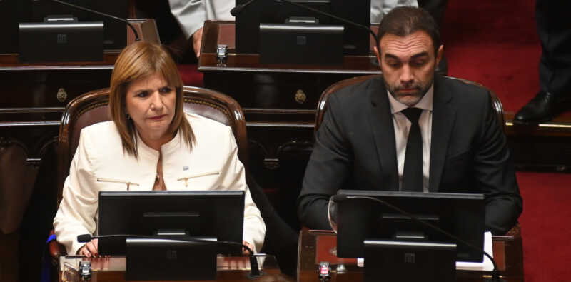 Reforma laboral: Bullrich inicia negociaciones en el Senado y la CGT analiza paros El oficialismo busca consensos mientras sindicatos y sectores empresariales siguen de cerca el debate.