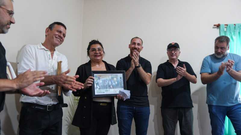 Autoridades provinciales, municipales y vecinos participaron de la inauguración del Salón de Usos Múltiples del barrio Villa Blanquita en Oberá.