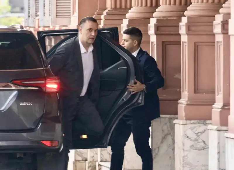 La oposición ausente y la moral pública en retroceso 3 La mesa política del oficialismo se reúne para revisar el temario de las sesiones extraordinarias en medio del reclamo de las provincias por la emergencia de los incendios.