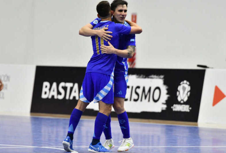La Selección Argentina de Futsal debutó con una contundente victoria en la Copa América 2026, al imponerse por 4 a 1 frente a Perú en el marco del Grupo A, en un encuentro disputado en el estadio del Comité Olímpico de Paraguay (COP Arena).
