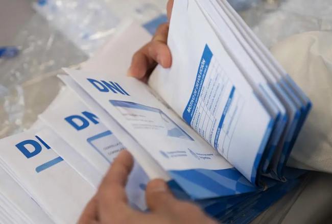 El Gobierno actualizó la presentación del DNI y el pasaporte: cuáles son los principales cambios 3 La actualización del DNI y el pasaporte no afecta la validez de los documentos ya emitidos.