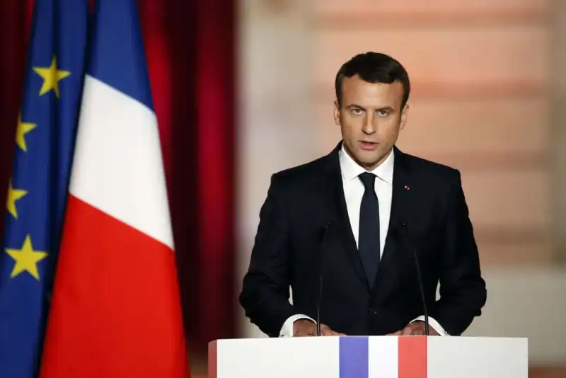 Francia avanza con una ley para prohibir las redes sociales a menores de 15 5 Emmanuel Macron 2017 - 4