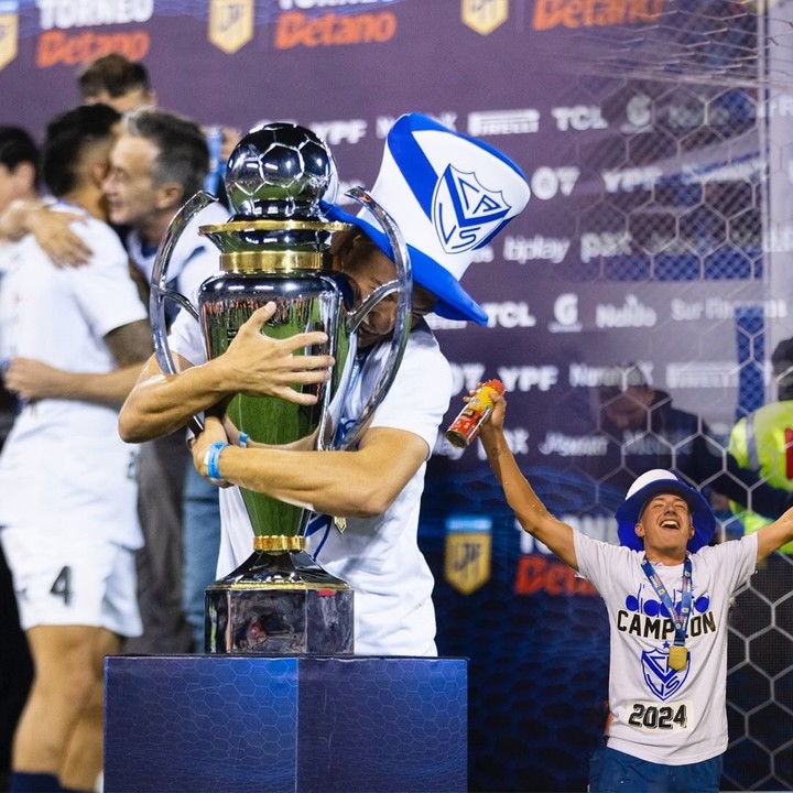 Thiago Fernández rompió con Vélez y viaja libre a España entre acusaciones dirigenciales 2 Fernández