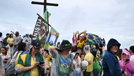 Rayo en Brasilia deja 30 heridos durante marcha a favor de Bolsonaro G iEi3PXEAAUJDJ e1769372602250 - 3