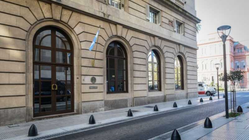 El Gobierno modifica la ley de inteligencia por DNU y otorga a la SIDE la facultad de detener personas DNU