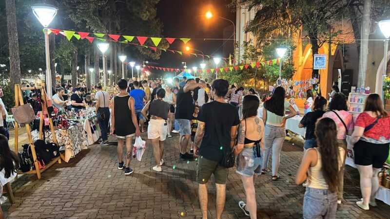 Sábado a pleno para cerrar enero en Oberá: paseo nocturno en el Jardín Botánico y Peatonal Cultural en el centro El Jardín Botánico y la Plazoleta Güemes serán escenario de un sábado a pleno con propuestas gratuitas para vecinos y turistas.