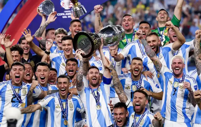 Argentina vuelve al Mundial con pantalla abierta.