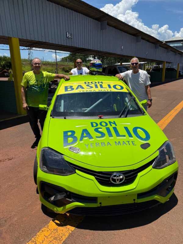 Okulovich probó el Toyota Etios de Clase 3 en Oberá 3 Oberá