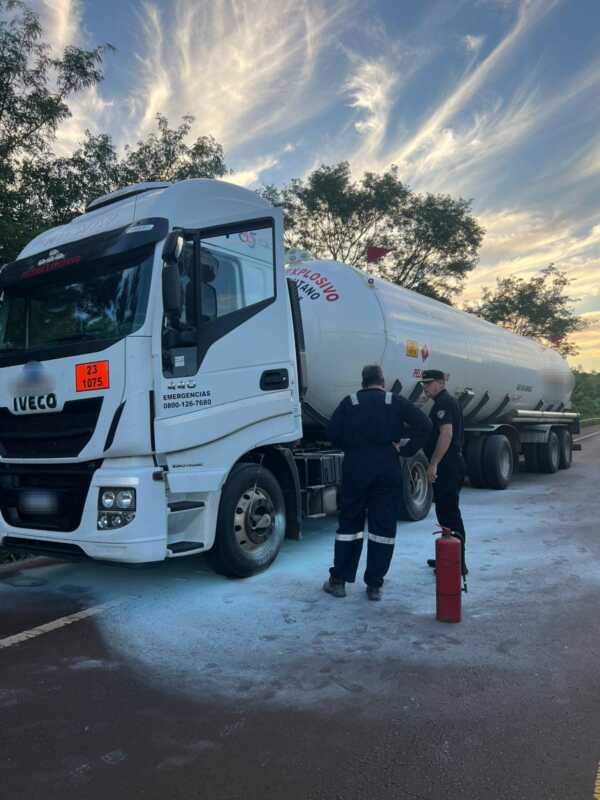 Se evitó una tragedia: controlaron incendio en un camión con gas explosivo sobre la Ruta 14 2 gas propano
