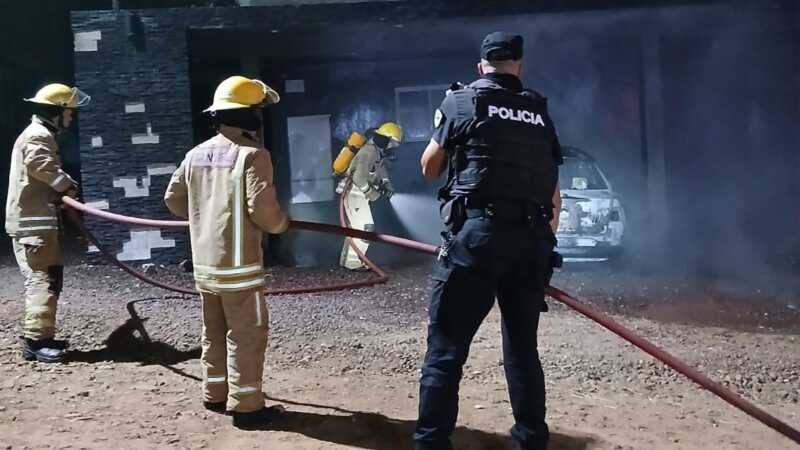 incendio de auto en El Soberbio