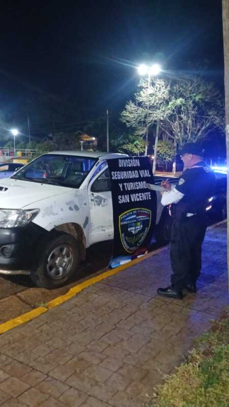 Dos conductores alcoholizados fueron demorados durante controles viales en San Vicente y Capioví 2 Ambos vehículos fueron secuestrados y los conductores quedaron a disposición de la Justicia.