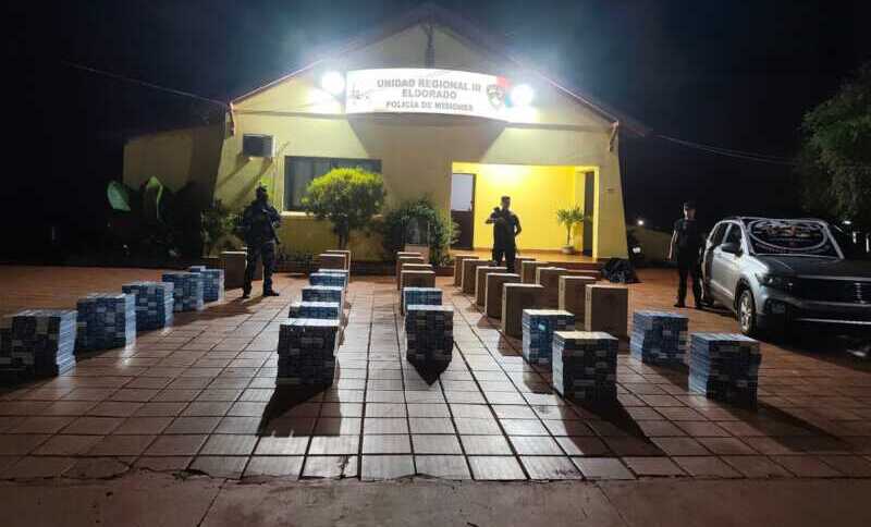 Secuestran en Eldorado cigarrillos de contrabando valuados en 17 millones de pesos 3 El procedimiento fue realizado por la División Drogas Peligrosas de la Unidad Regional III durante la madrugada en Eldorado.