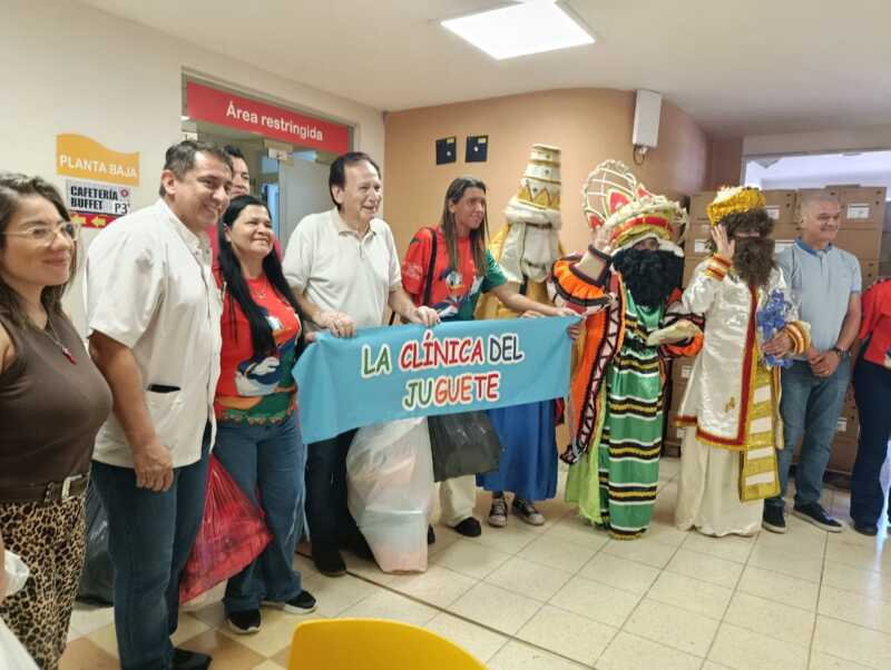 Sigue la magia: la Clínica del Juguete entregó regalos a niños del Hospital Pediátrico 3 clinica del juguete 6 - 2