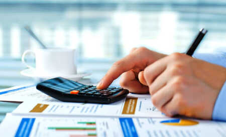 El crecimiento del crédito impulsó el consumo, pero también dejó al descubierto las dificultades de muchos hogares para cumplir con sus obligaciones financieras.