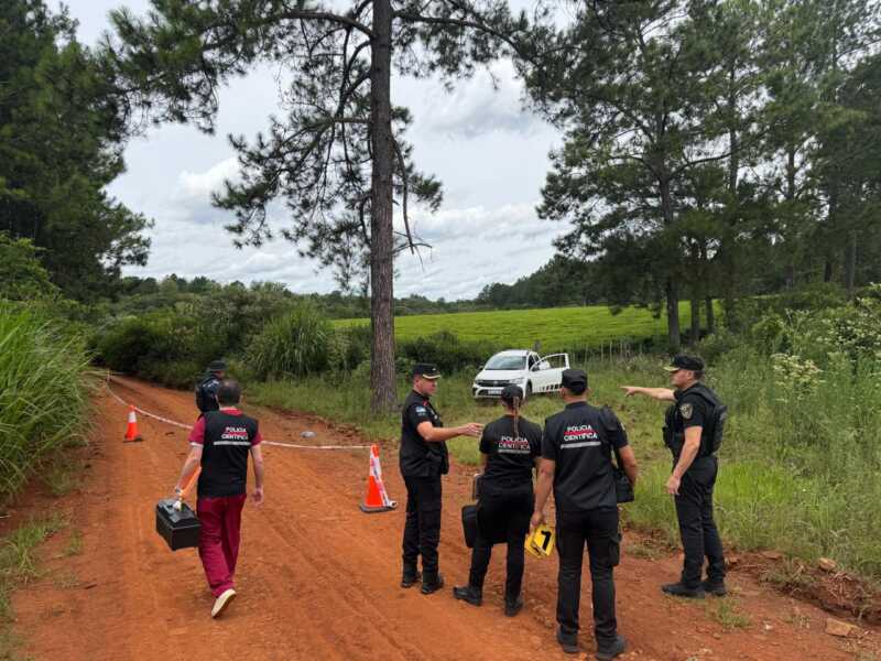 Investigan crimen en Oberá: lo encontraron recostado sobre su auto y herido a machetazos oberá