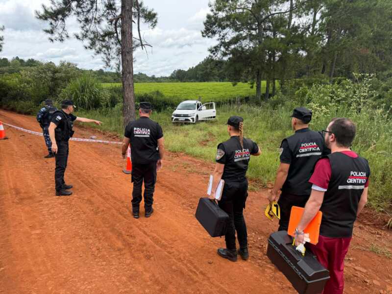 Investigan crimen en Oberá: lo encontraron recostado sobre su auto y herido a machetazos 2 oberá