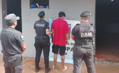 Demoraron a un adolescente con pedido de detención por lesiones con arma blanca y robos en Garupá Operativo conjunto en el barrio Nuevo Garupá permitió la demora de un adolescente con pedido de detención vigente.