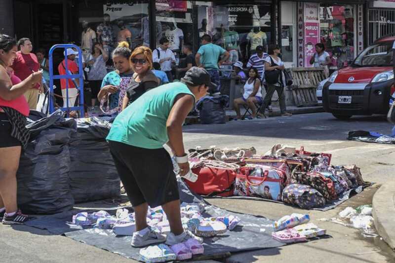 Del recibo de sueldo al rebusque diario: desde fines del 2023 se perdieron 271.000 trabajos registrados empleo cuentapropista
