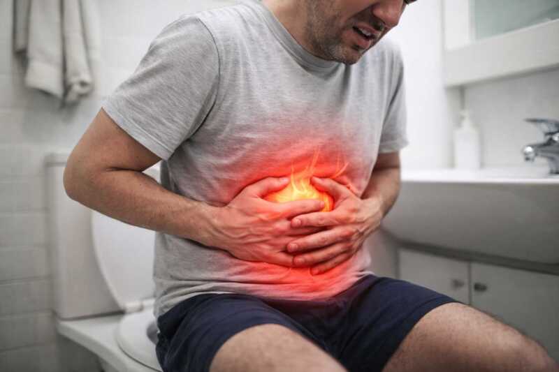 Advierten sobre casos de gastroenteritis en el sur de Brasil y detectan playas no aptas para el baño 6 Dolor abdominal, vómitos y diarrea son algunas de las principales consecuencias de la gastroenteritis, una afección que puede agravarse por contacto con agua contaminada.