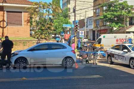Siniestro vial en Posadas: choque entre un auto y una moto dejó dos heridos posadas