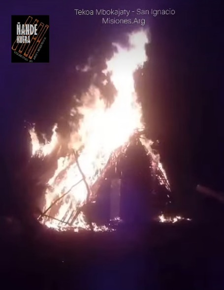 Incendio arrasó con dos viviendas en una comunidad mbya de San Ignacio y piden colaboración 2 incendio