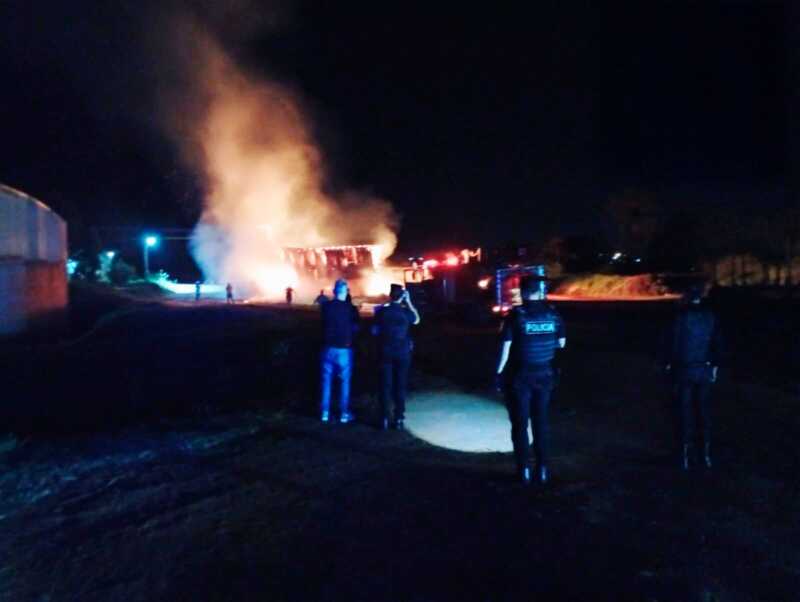 Incendio en un aserradero de Eldorado: ardió un galpón de virutas y no hubo heridos eldorado