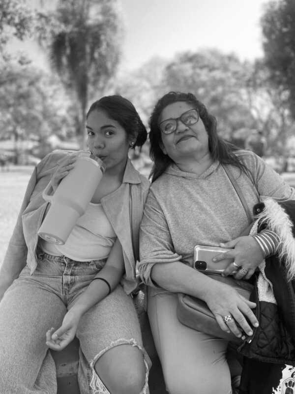 juliana y maria rosa audifono - 1