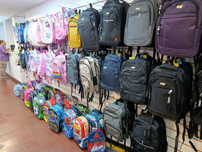 Posadeños anticipan las compras de útiles escolares: cuánto valen las listas 2026 9 libreria utiles clases 9 - 8