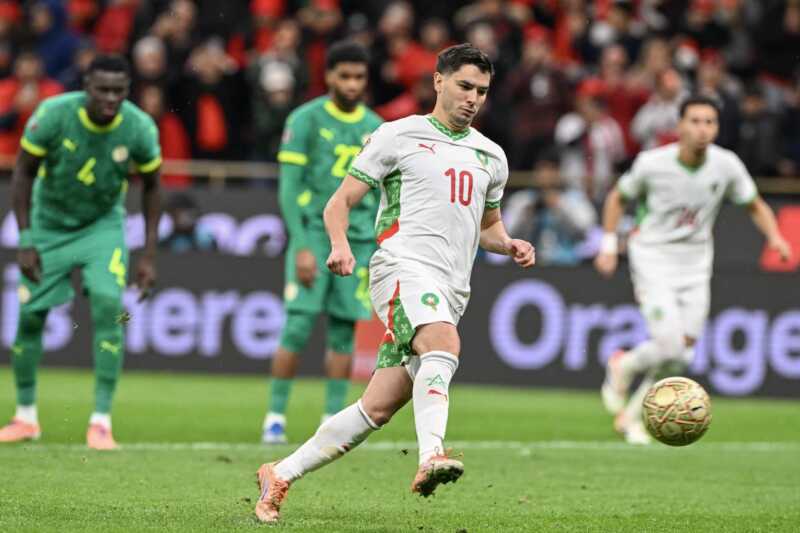 Senegal abandonó, volvió a la cancha y conquistó la Copa Africana tras un escándalo arbitral 4 penal senegal - 3